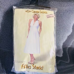 HALLOWEEN COSTUME MARILYN MONROE